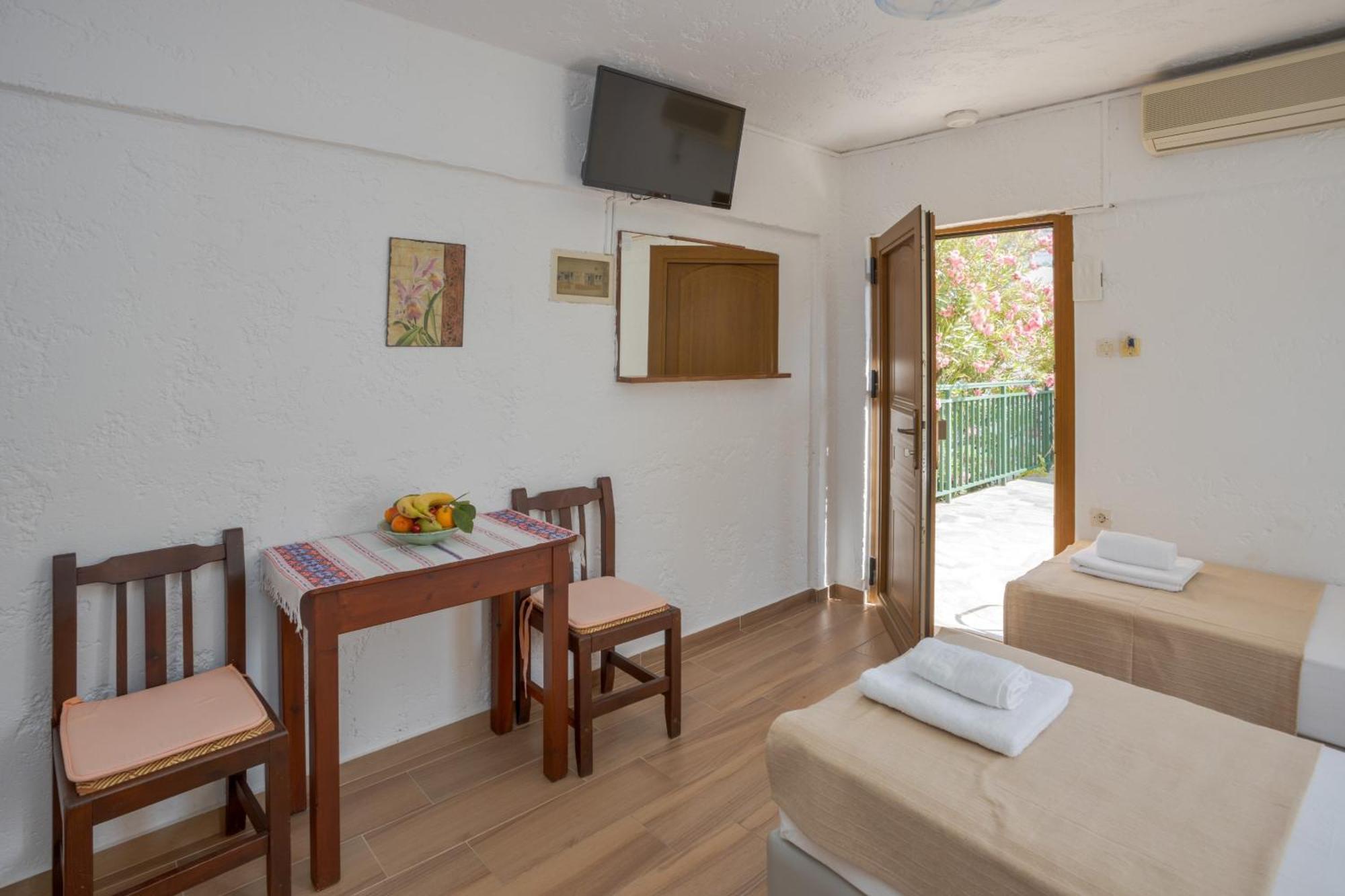 Bellino Apartments "Adults Only" Херсониссос Экстерьер фото