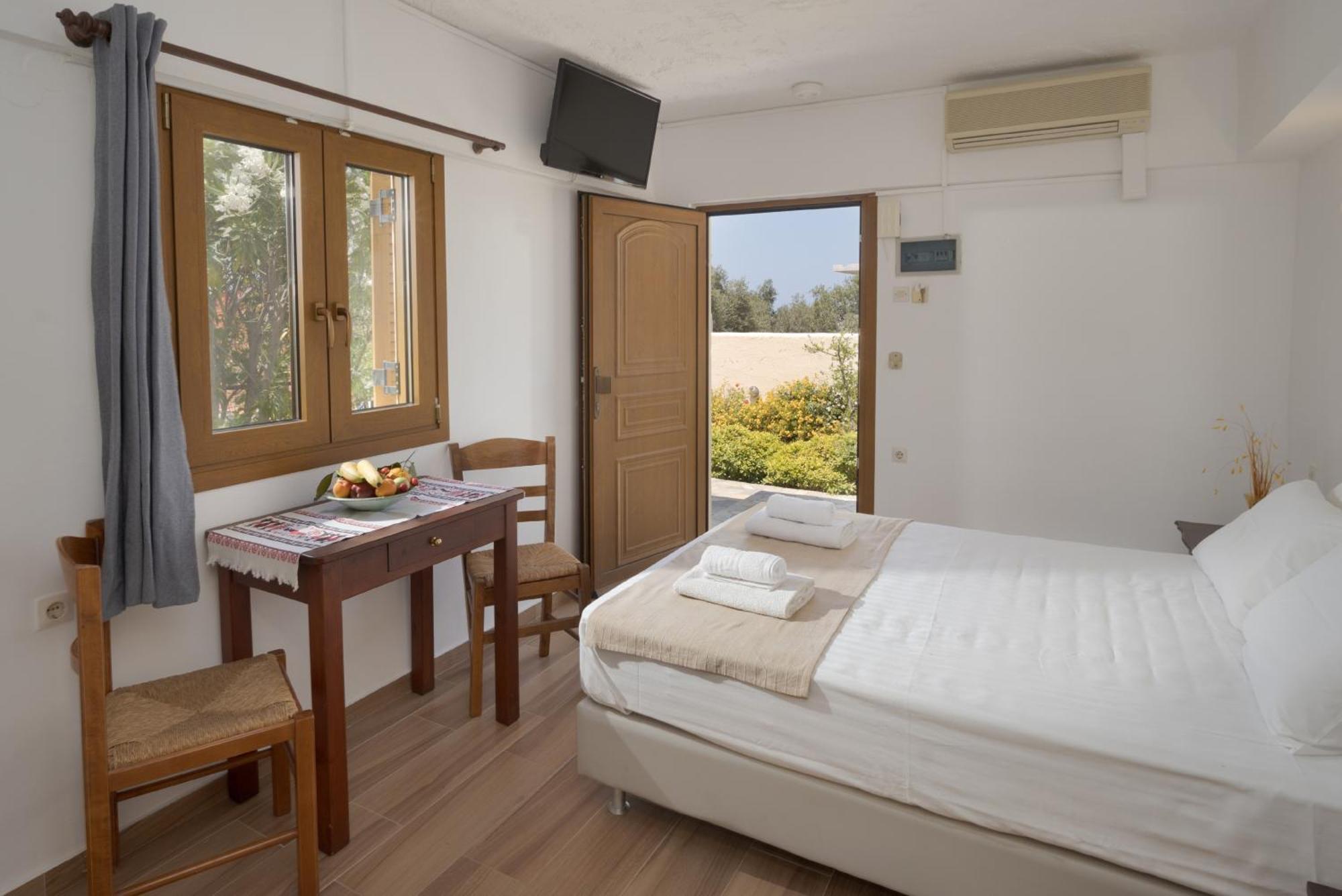 Bellino Apartments "Adults Only" Херсониссос Экстерьер фото